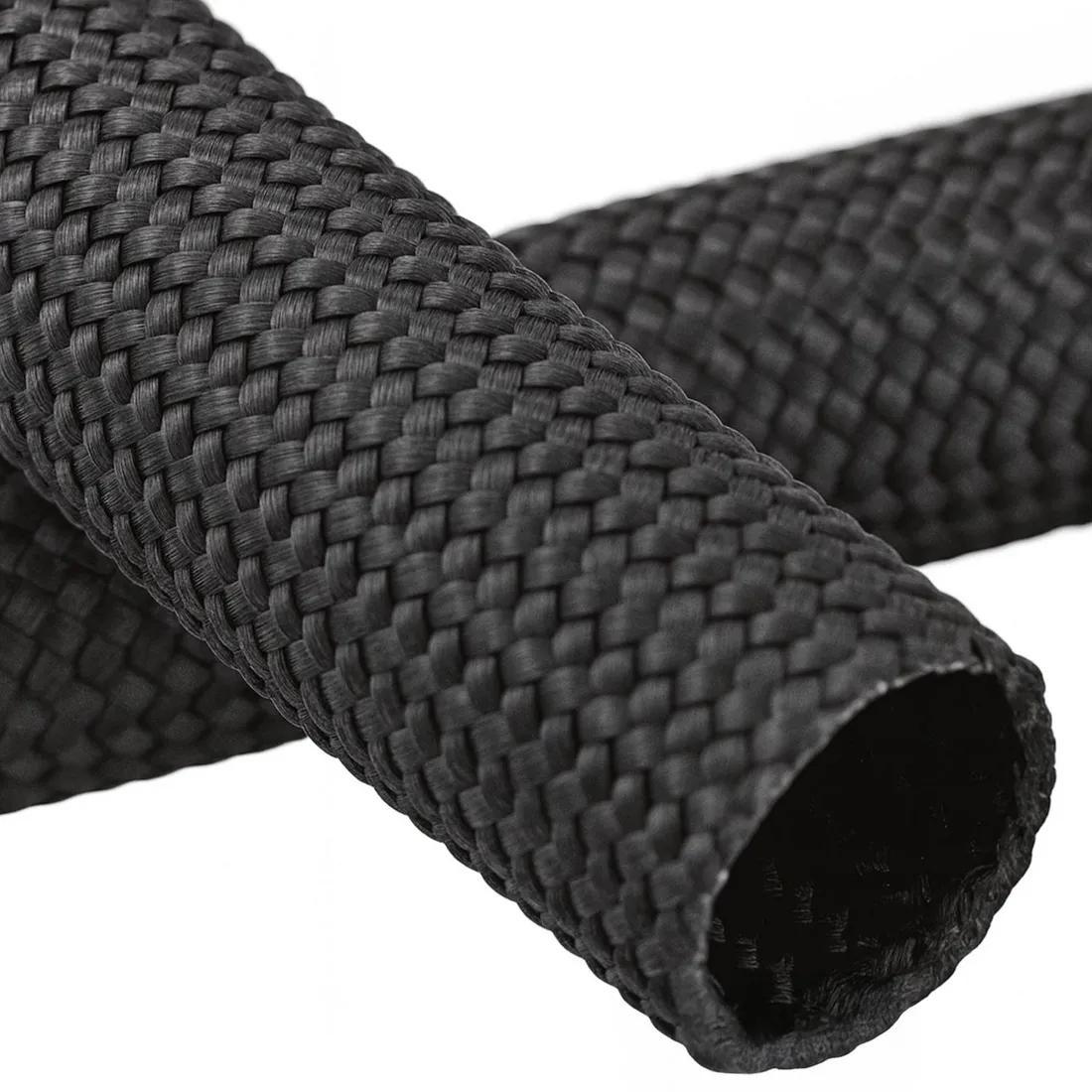 Funda de protección para mangueras o cables